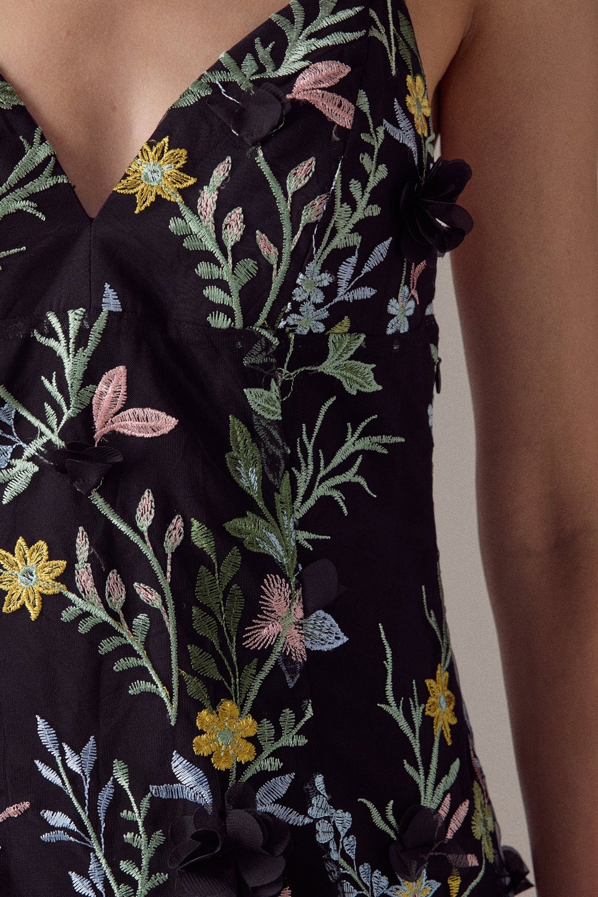 Endless Rose Popular | 3D Floral Embroidered Slim Fit Midi Dress