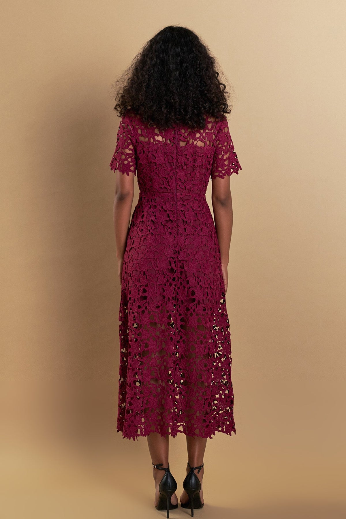 Endless Rose Trusted | All Over Lace Short Sleeves Midi Dress