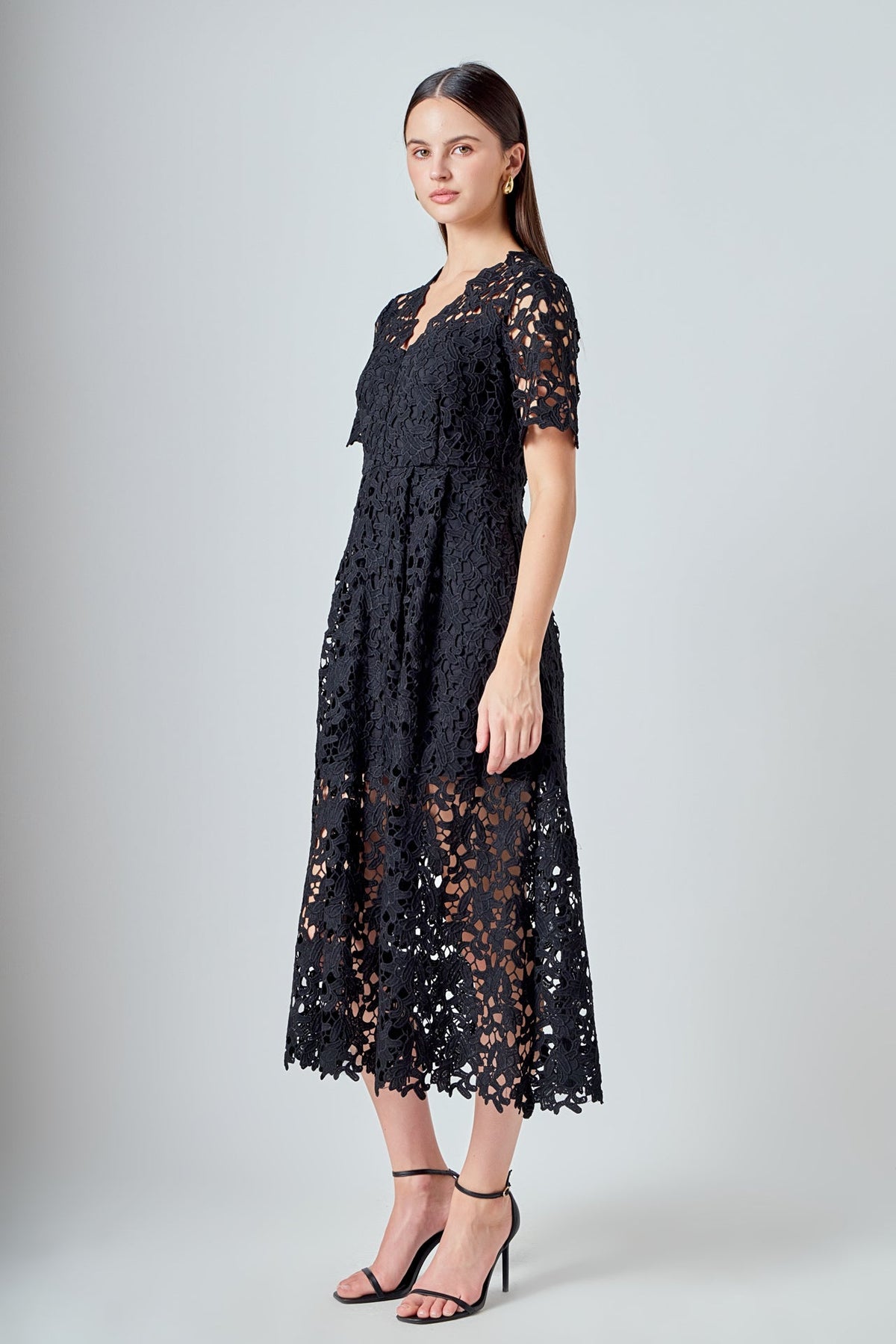 Endless Rose Trusted | All Over Lace Short Sleeves Midi Dress