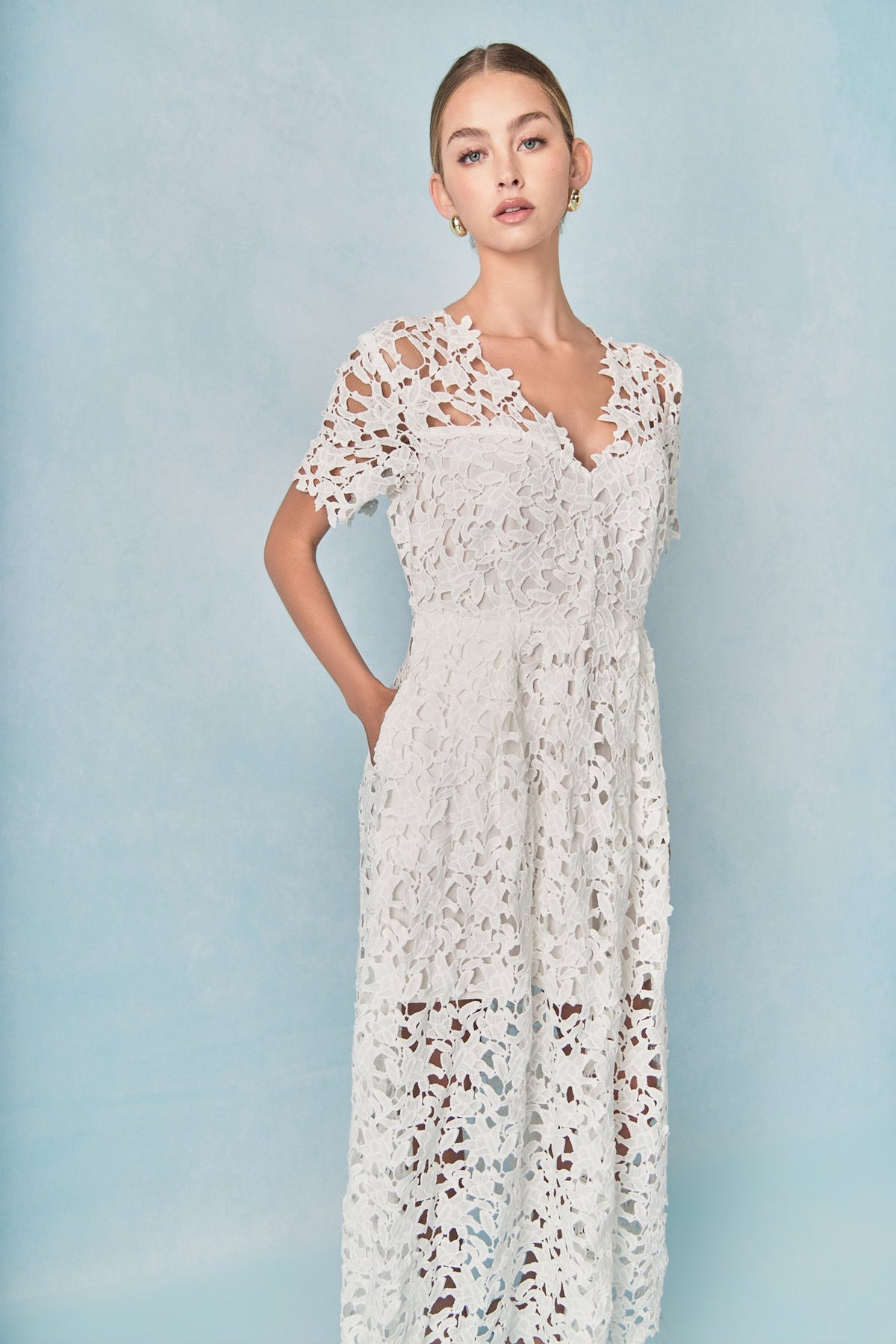 Endless Rose Trusted | All Over Lace Short Sleeves Midi Dress